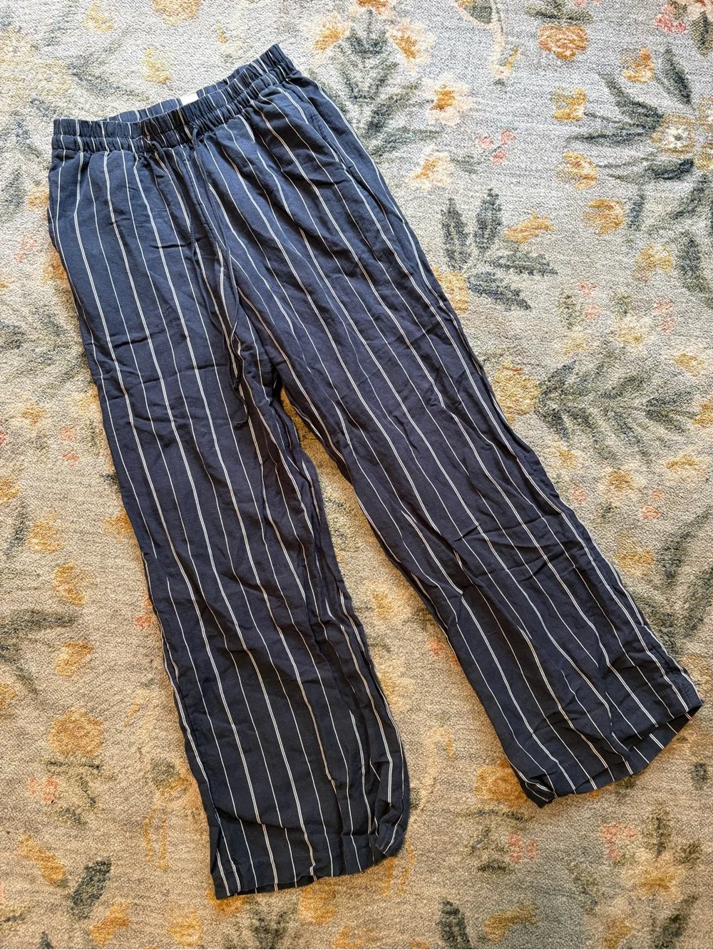 Women’s H&M linen blend pants Wide Leg Pin Striped